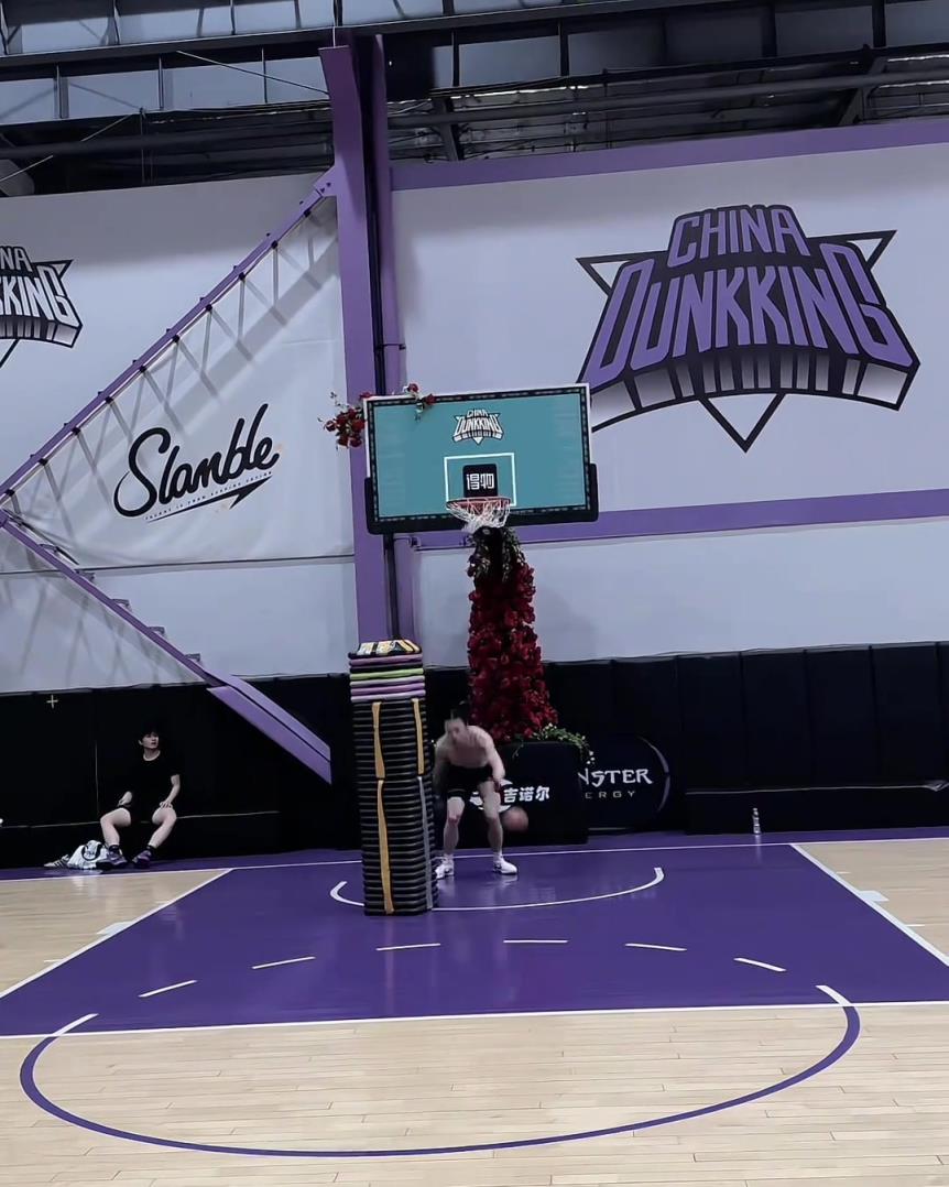 兄弟，這個摸高如何？