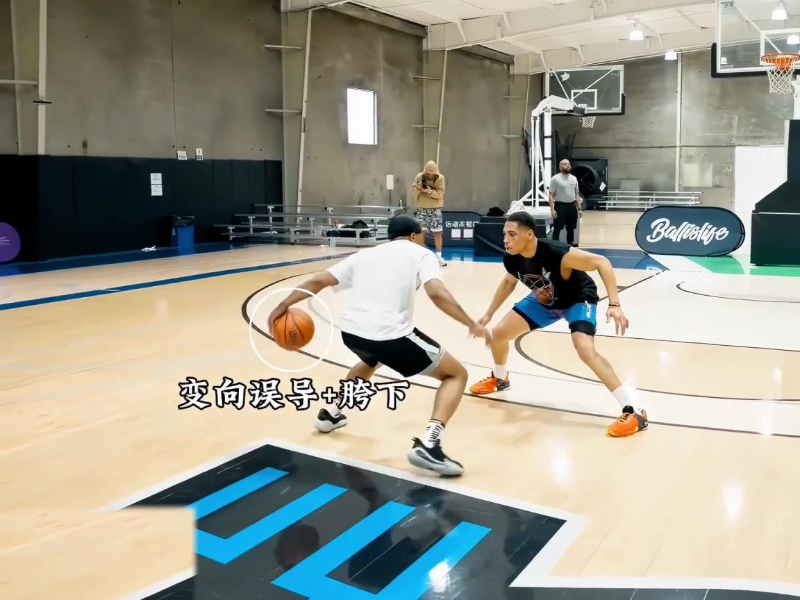 “實(shí)戰(zhàn)中的節(jié)奏過人動(dòng)作鑒賞，連續(xù)胯下變向舞蹈銜接頓拜突破”